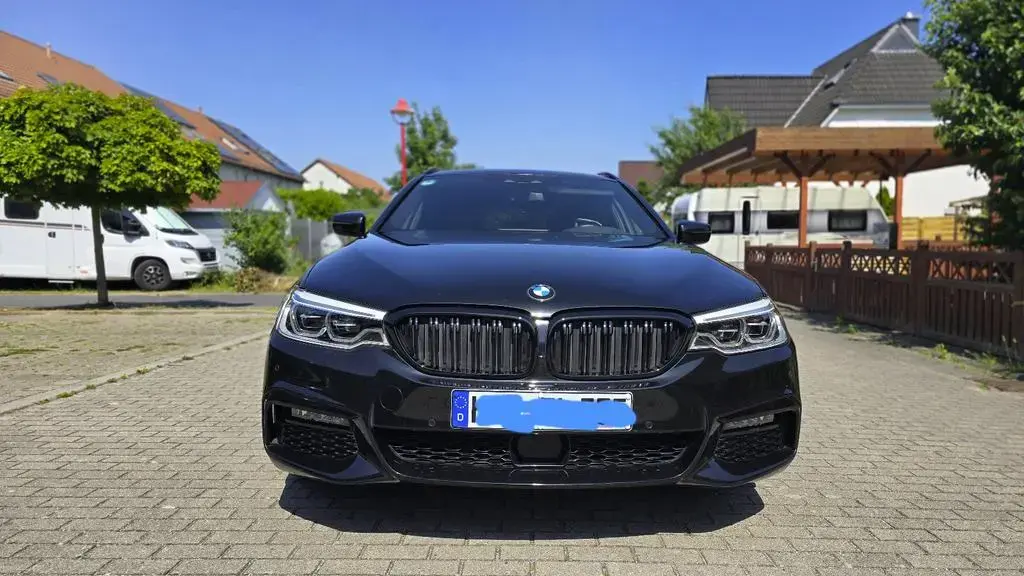 Main__Slider__Photo:BMW 5 Series 540d xDrive Touring, M, 320 PS - 31000 Netto 12/2019-1