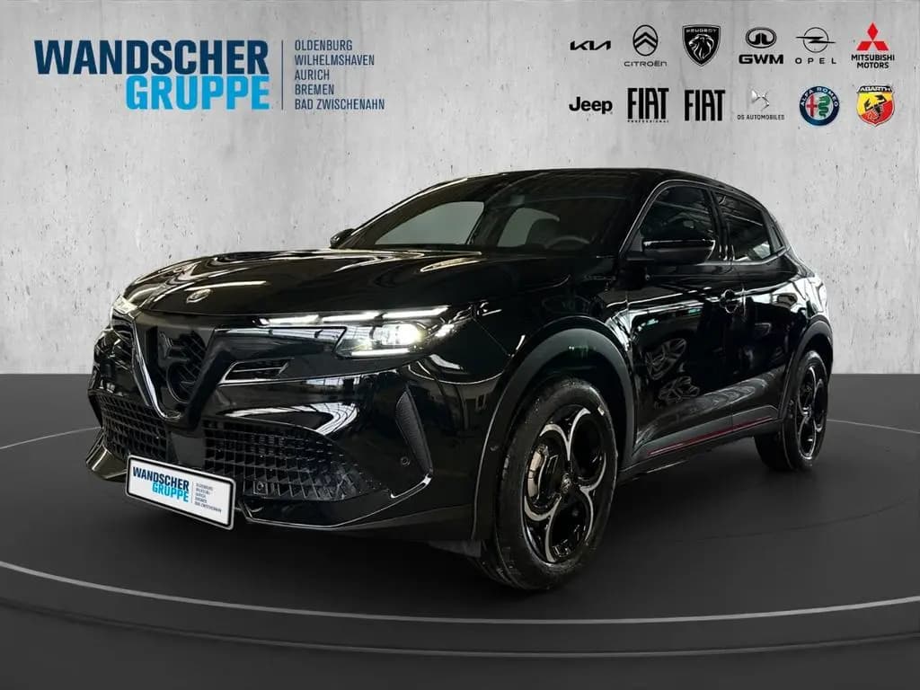 Main__Slider__Photo:Alfa Romeo Junior 1.2 Ibrida Speciale MASSAGE LED KAMERA SH 01/2026-0