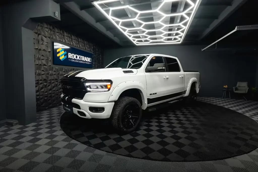 Main__Slider__Photo:Dodge RAM 5.7 V8 HEMI 4x4 LPG Offroad  Night-Paket 08/2022-0