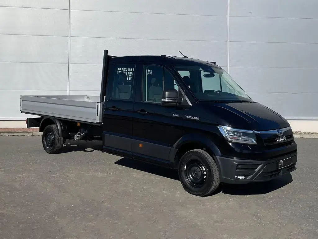 Main__Slider__Photo:MAN TGE 3.180 Pritsche DOKA LR 4x4 ACC LED DIFF-SPER 02/2026-1