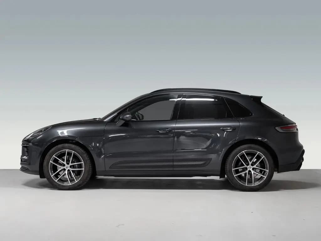 Main__Slider__Photo:Porsche Macan Standheizung BOSE Sitzbelüftung Panorama 12/2023-0