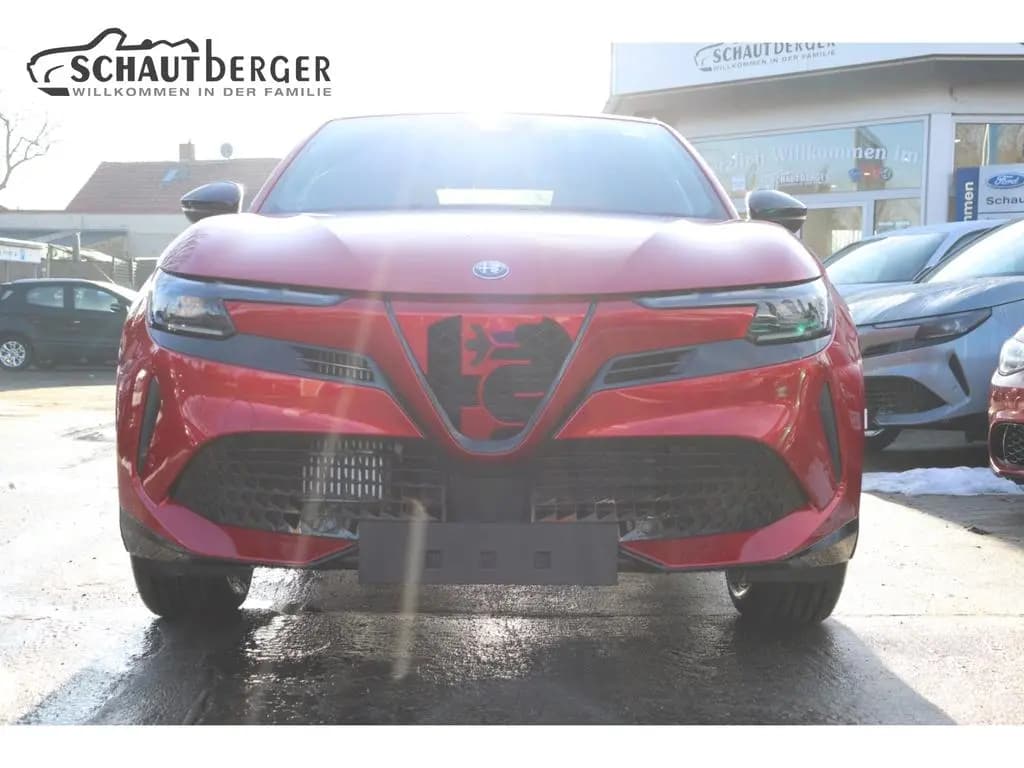 Main__Slider__Photo:Alfa Romeo Junior Ibrida 1.2 VGT 48V-Hybrid 107 kW Intensa 02/2026-0