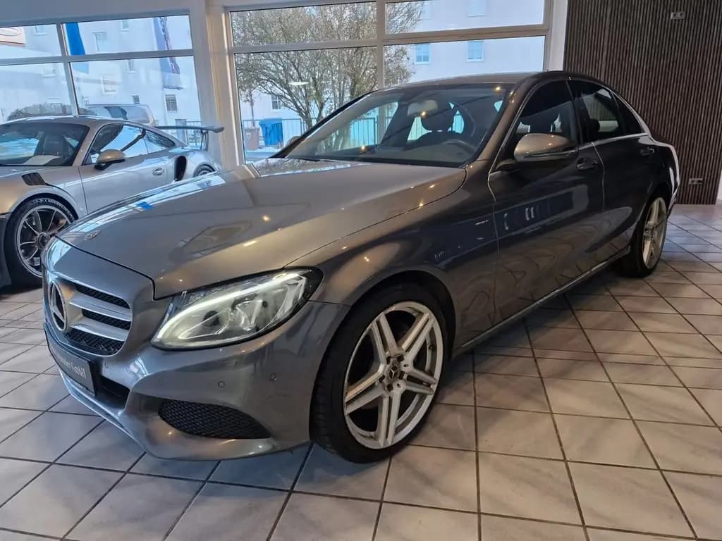 Main__Slider__Photo:Mercedes-Benz C 300 Avantgarde*LED*SHZ*Navi*AHK* 11/2017-0