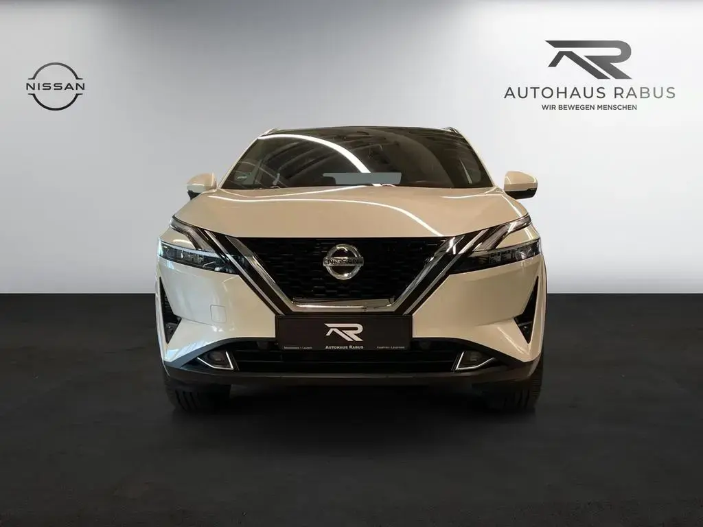 Main__Slider__Photo:Nissan Qashqai 1.3 Tekna Pano Navi 360° DAB SHZ PDC AHK 06/2022-1