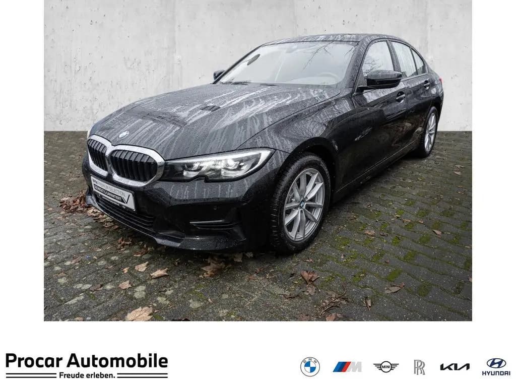 Main__Slider__Photo:BMW 3 Series 320i xDrive Advantage Aut. AHK, PDC, Klimaautoma 01/2022-0