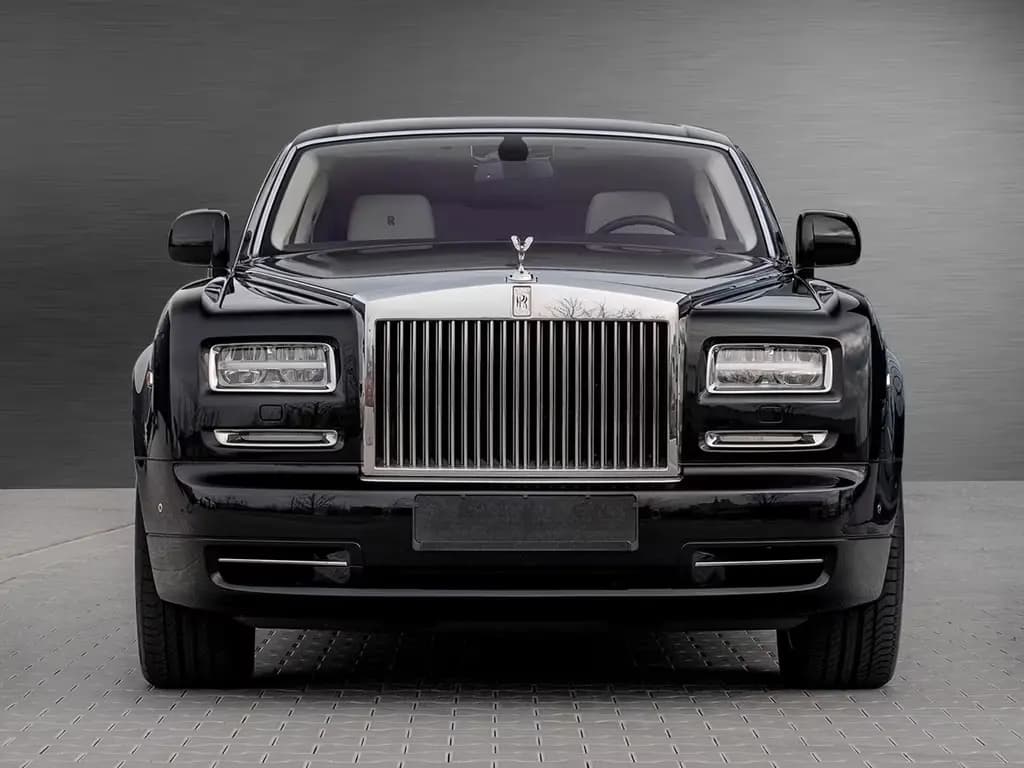 Main__Slider__Photo:Rolls-Royce Phantom -Series II  Family 06/2013-0