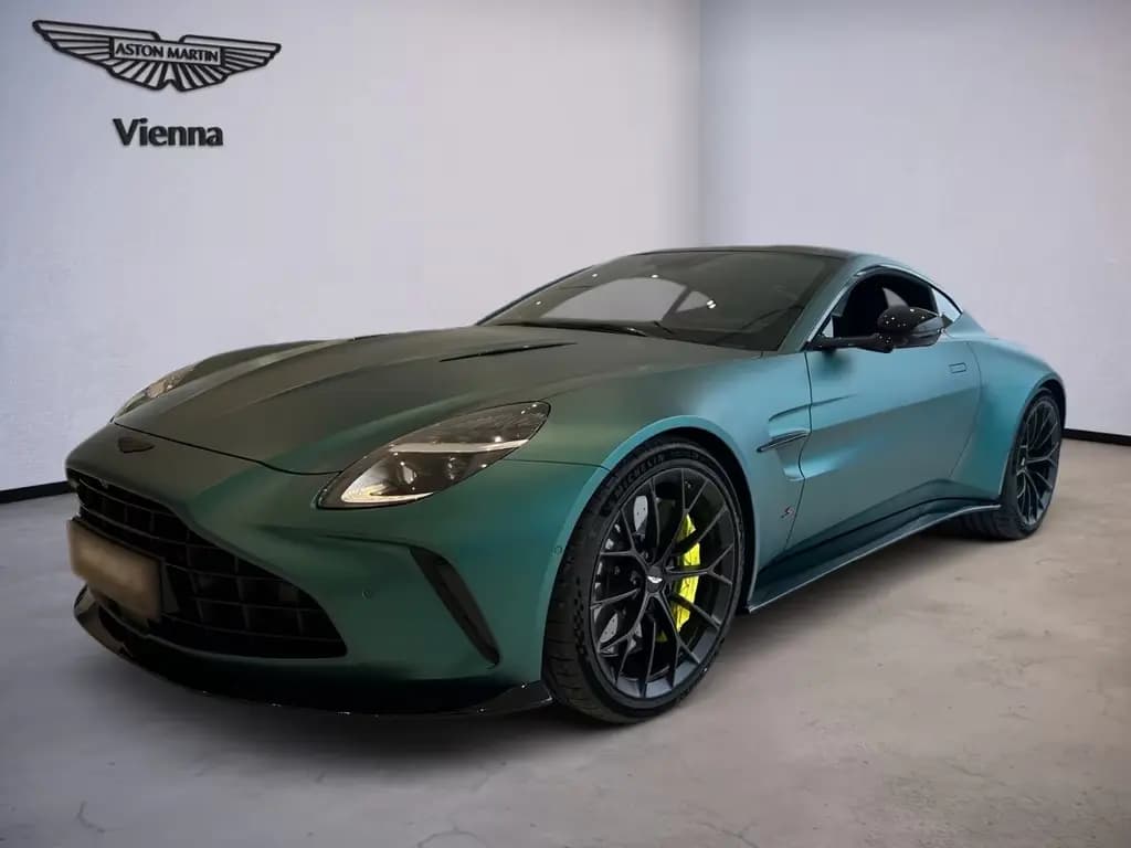 Main__Slider__Photo:Aston Martin V8 Vantage Vantage S Coupe | Satin AM Racing Green | Int.CF null-0