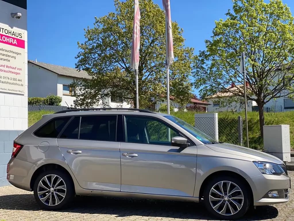 Main__Slider__Photo:Skoda Fabia 1,2 DSG - 81 kW Combi Ambition*AUTOMATIK* 10/2016-0