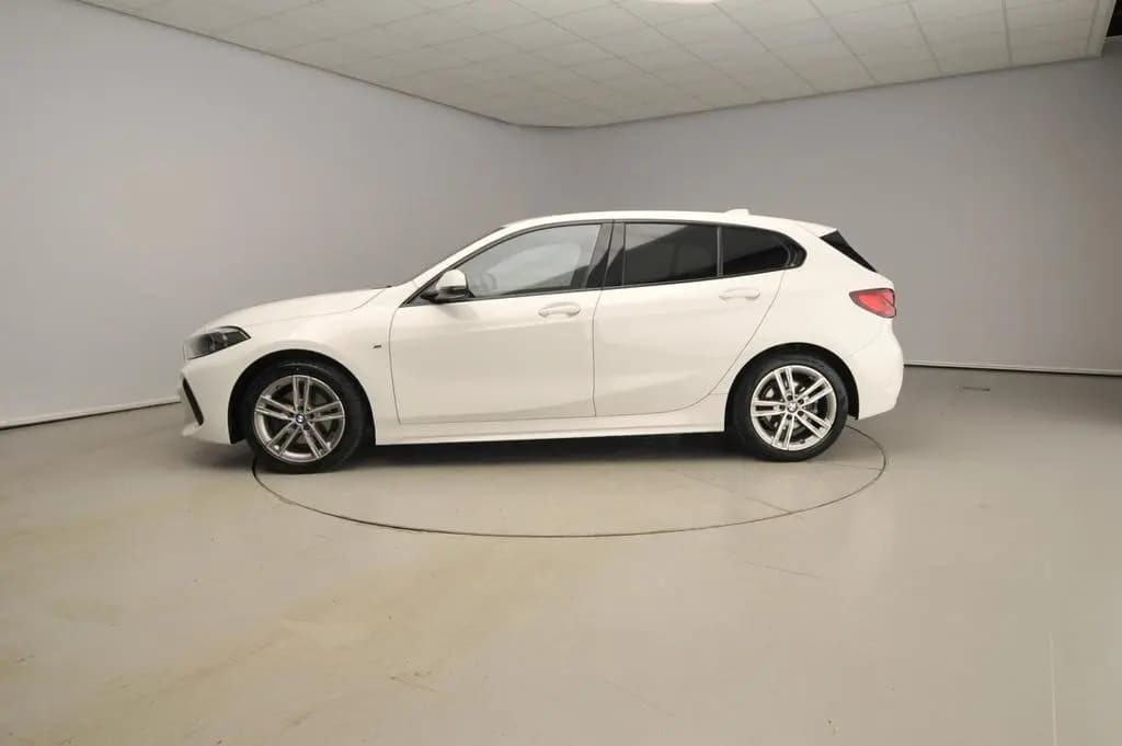 Main__Slider__Photo:BMW 1 Series 118 1 Serie 5-türig 118i | M-Sportpakket | LED | 01/2022-0