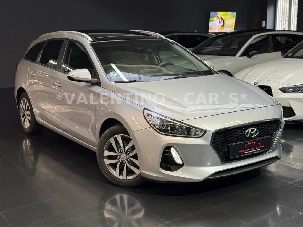 Main__Slider__Photo:Hyundai i30 cw Family + Nav/Kamera/Temp/Shz/Lhz/Pano/Led 08/2018-0