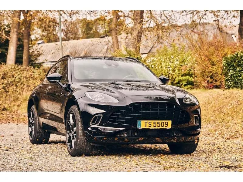 Main__Slider__Photo:Aston Martin DBX 02/2022-0