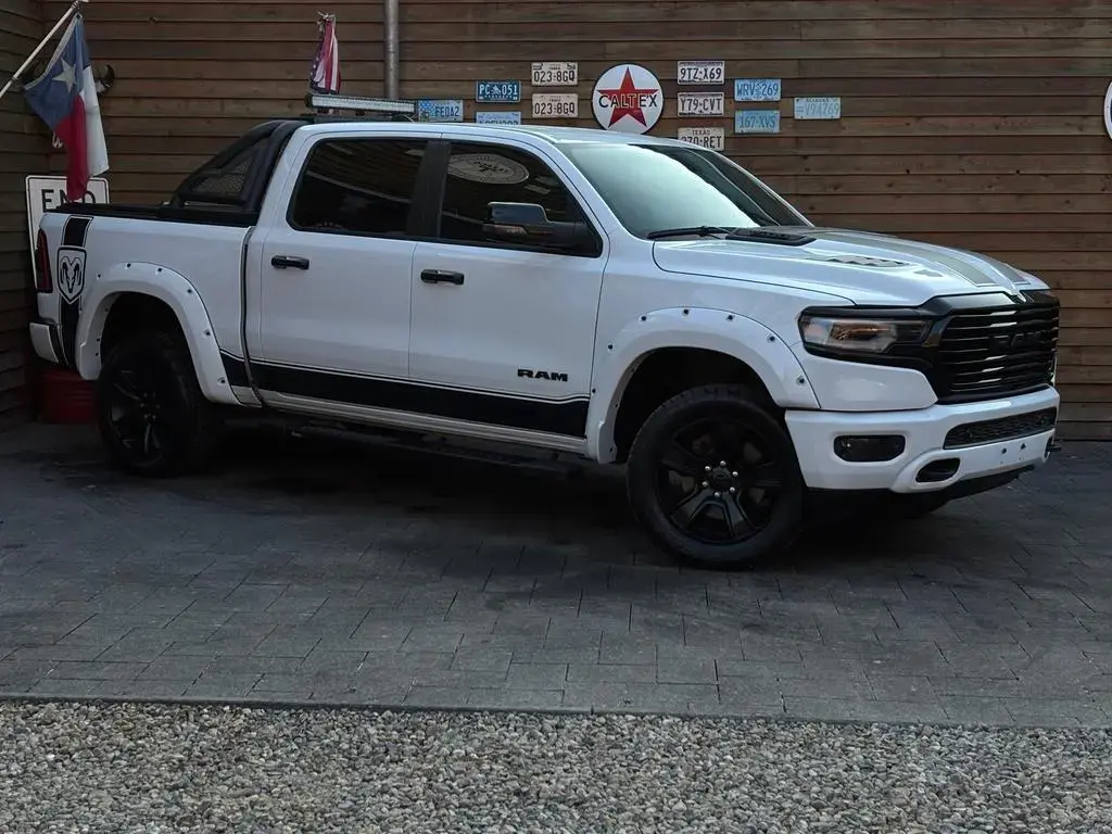 Main__Slider__Photo:Dodge RAM 1500 OFFROAD 5.7L 12´´ NAV 4x4 LED AHK 08/2023-1