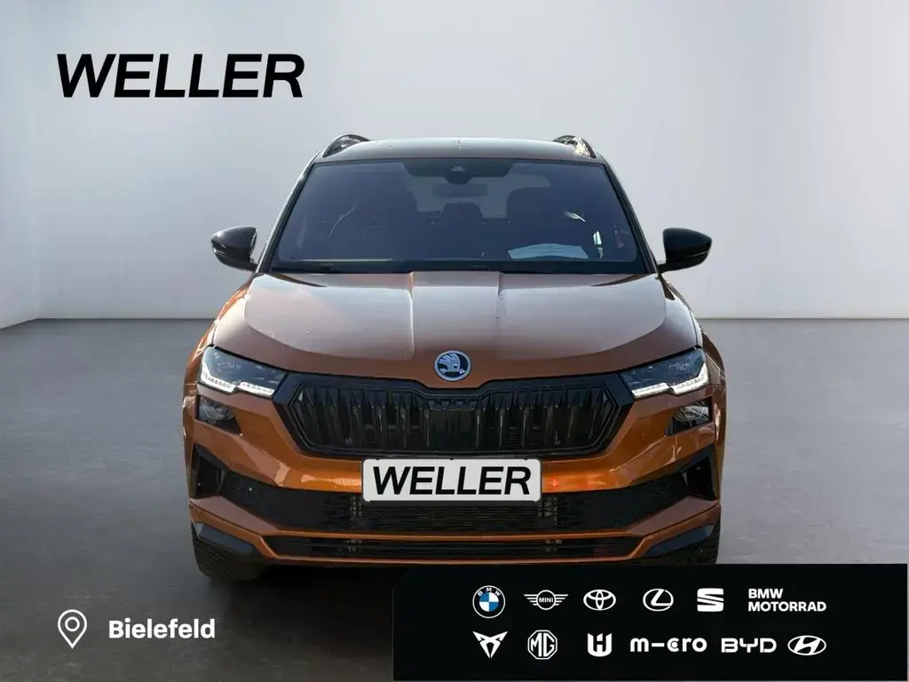 Main__Slider__Photo:Skoda Karoq 1.5 TSI DSG Sportline *AHK*el. Heck*4xSHZ* 03/2024-1