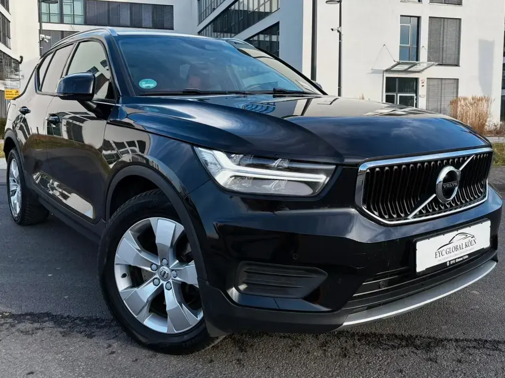 Main__Slider__Photo:Volvo XC40 XC 40 XC40 Momentum AWD 05/2019-1