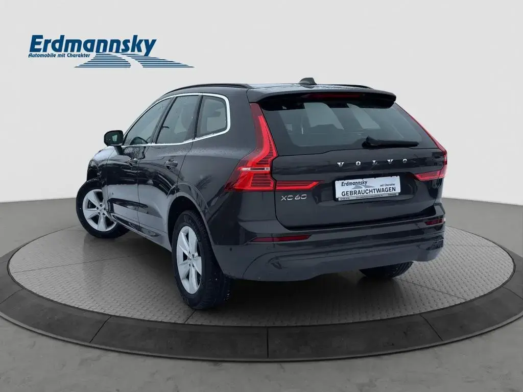 Main__Slider__Photo:Volvo XC60 B4 Momentum Pro/Navi/LED/AHK/Pano/360K/LHZ 04/2022-1