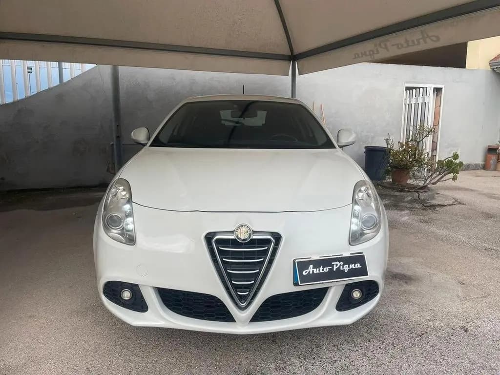 Main__Slider__Photo:Alfa Romeo Giulietta 1.6 JTDm-2 105 CV Exclusive 06/2012-0