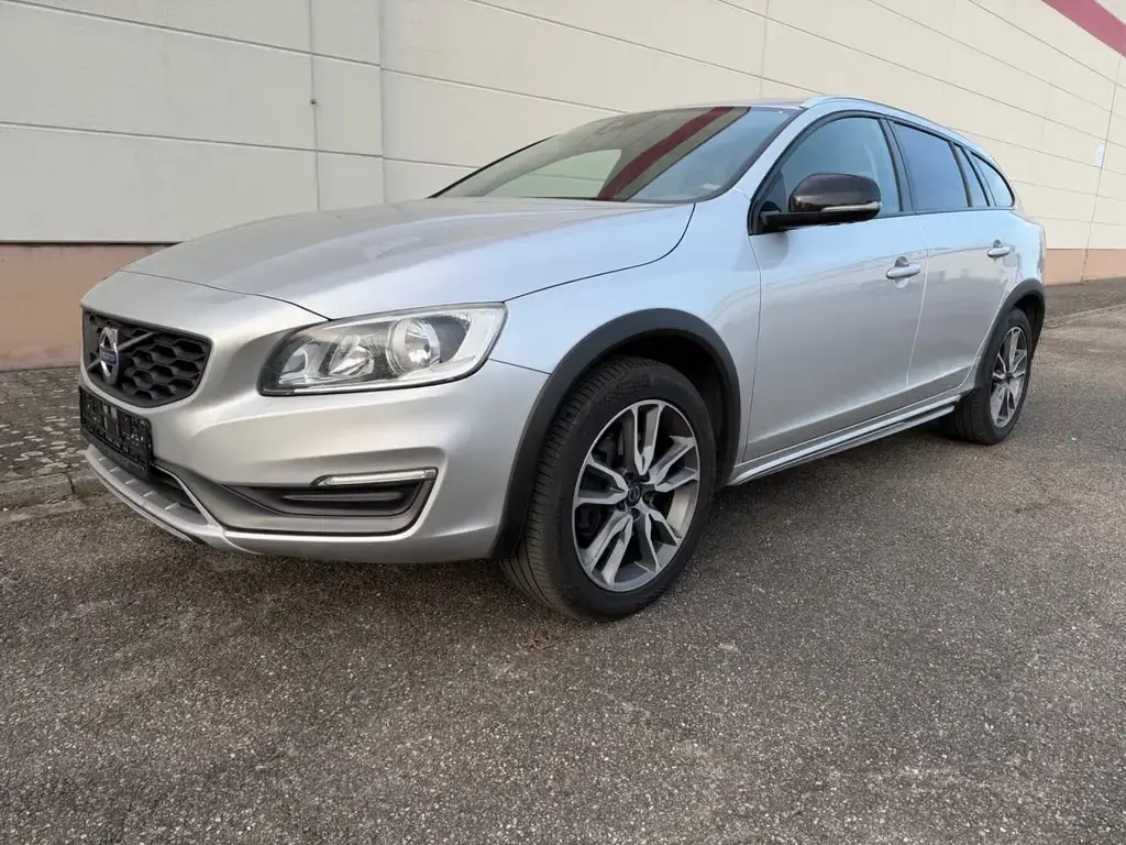Main__Slider__Photo:Volvo V60 Cross Country V60 D3 Cross Country - ZR NEU 07/2016-1