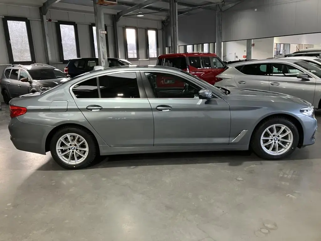 Main__Slider__Photo:BMW 5 Series 520 i 2.0 Essence 184 HP AUTO 06/2019-1