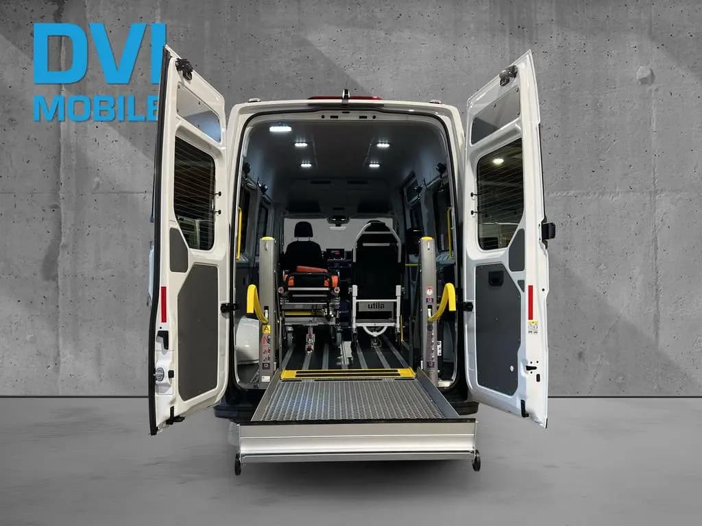 Main__Slider__Photo:MAN TGE L3 KMP Fahrtrage Tragestuhl Lift null-0
