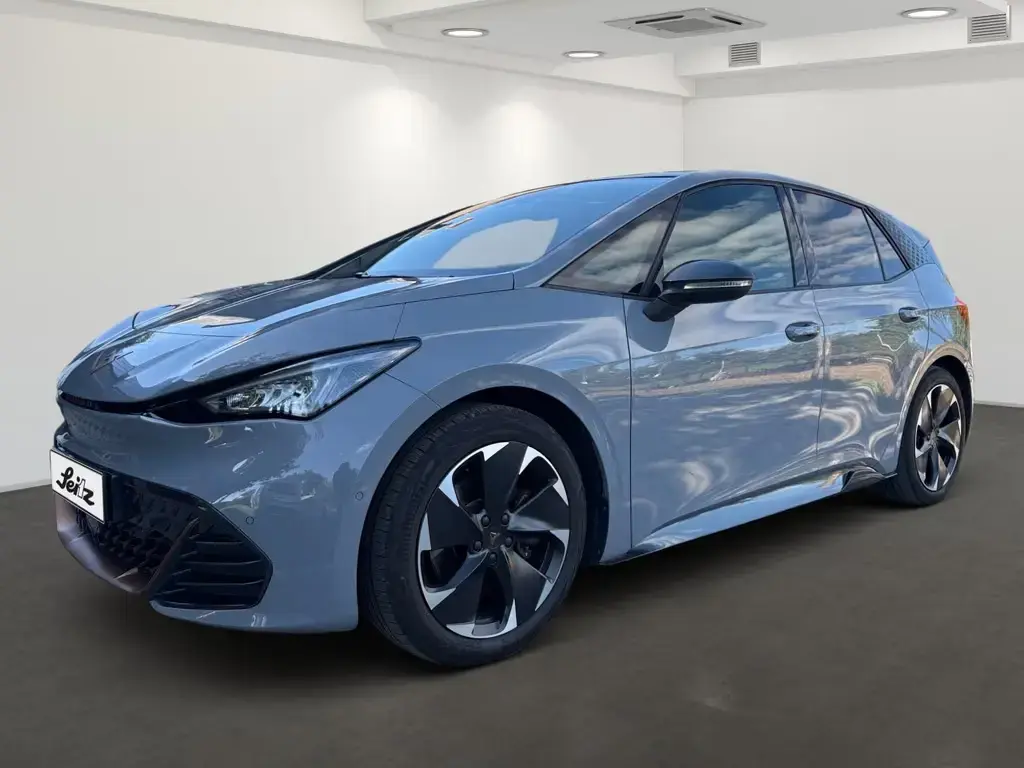 Main__Slider__Photo:Cupra Born Pano. Dynamic. Top Zustand 10/2022-1