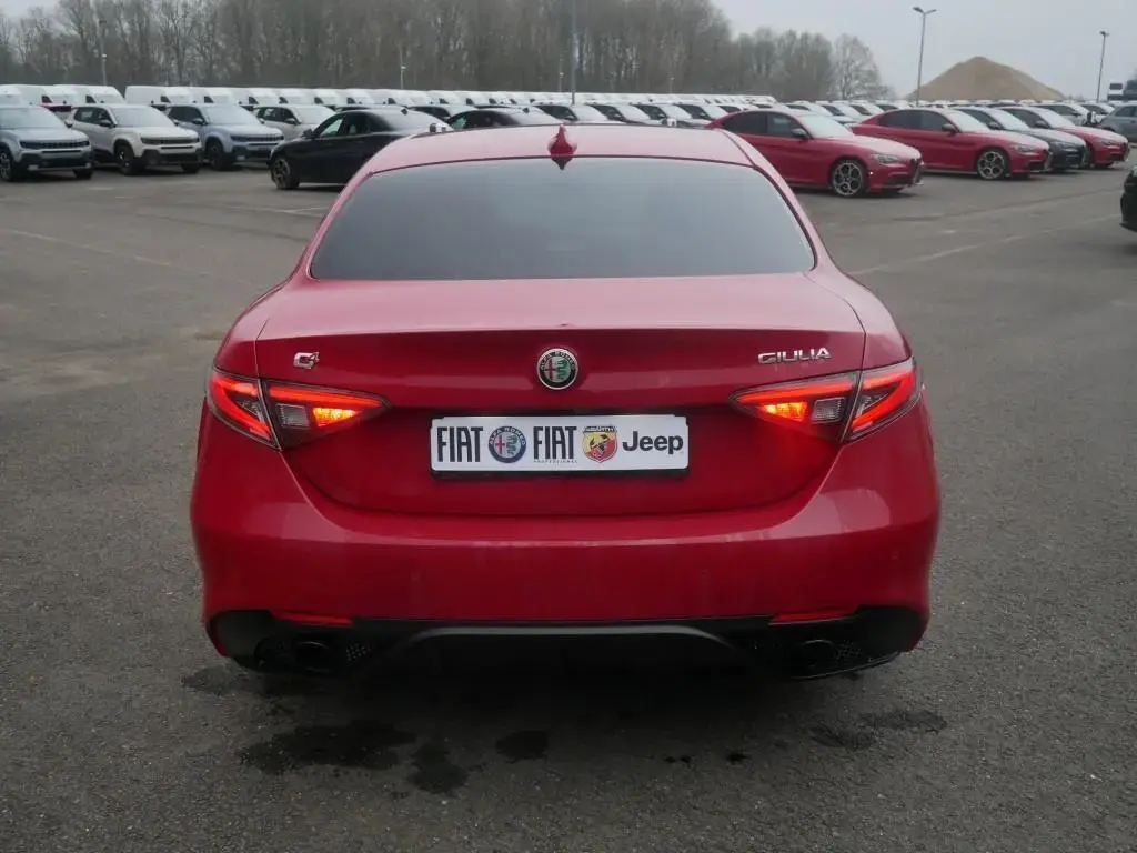 Main__Slider__Photo:Alfa Romeo Giulia COMPETIZIONE 2.0 TURBO 16V 280 PS AT8 Q4 06/2023-1