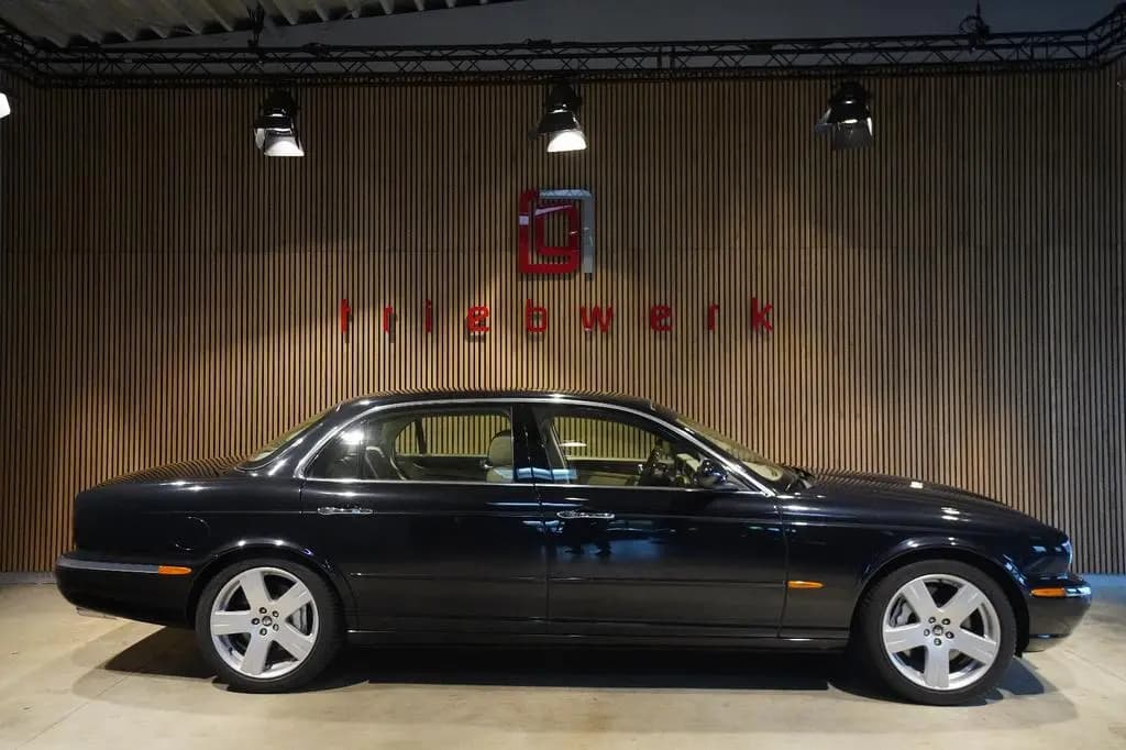 Main__Slider__Photo:Jaguar XJR Super V8 Lang -BRD-1 Halter-U-Frei-48TKM 11/2005-0
