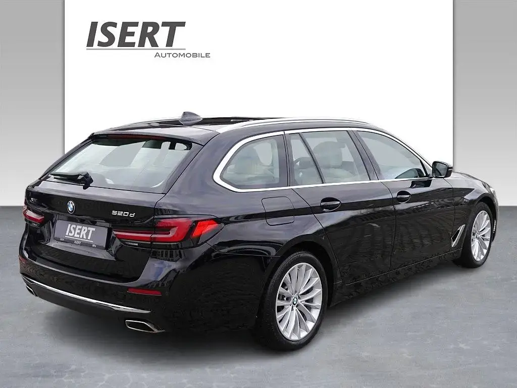 Main__Slider__Photo:BMW 5 Series 520d xDrive tour. Luxury Line A: +PANO+HIFI+DAB+ 08/2022-1