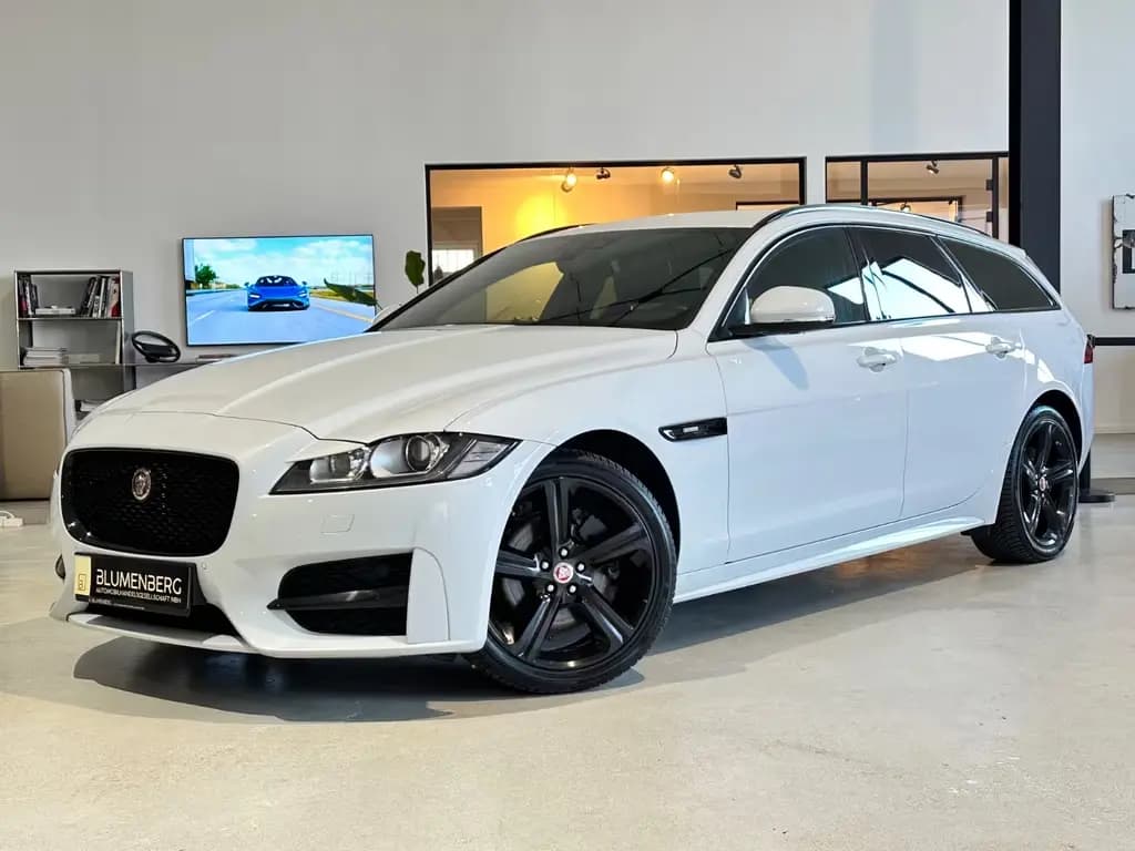 Main__Slider__Photo:Jaguar XF Sportbrake 2.0d R-Sport *Black Pack,Kamera* 08/2018-0