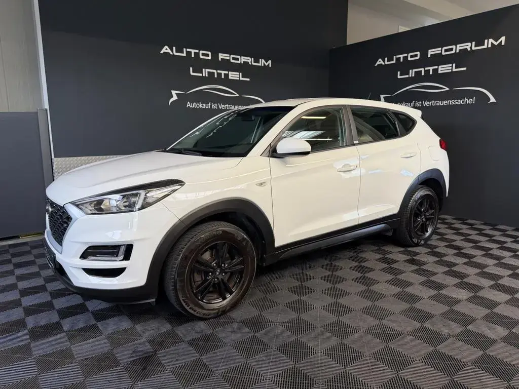 Main__Slider__Photo:Hyundai TUCSON Pure 2WD 1.6-LED-TÜV/SERVICE NEU-ALU- 02/2020-1