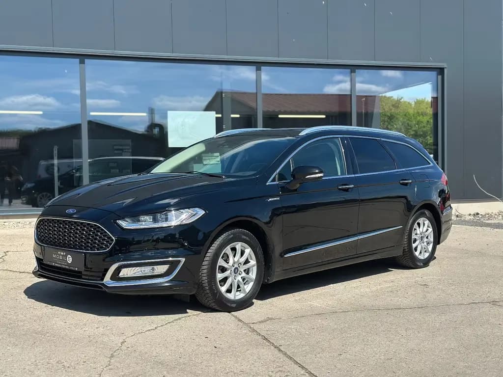Main__Slider__Photo:Ford Mondeo Turnier Vignale/ ACC LEDER KAMERA 02/2017-0