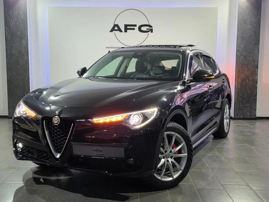 Main__Slider__Photo:Alfa Romeo Stelvio SuperQ4*PANO/SCHIEBE*SHZ*LHZ*AHK*NAVI* 09/2017-0