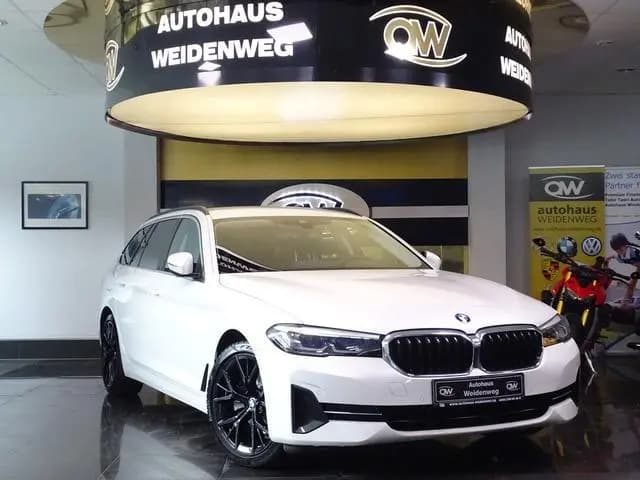 Main__Slider__Photo:BMW 5 Series 520d LED Leder PDC Cam LiveCock.DAB SHZ 1 Hand 03/2023-0