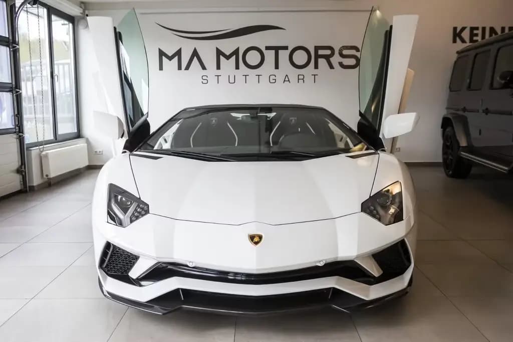 Main__Slider__Photo:Lamborghini Aventador Ultimae Roadster 1of 250 full CARBON 03/2023-0