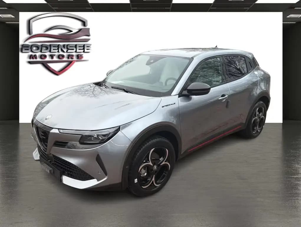Main__Slider__Photo:Alfa Romeo Junior Ibrida 1.2 VGT 48V-Hybrid 100 kW Speciale 09/2025-0