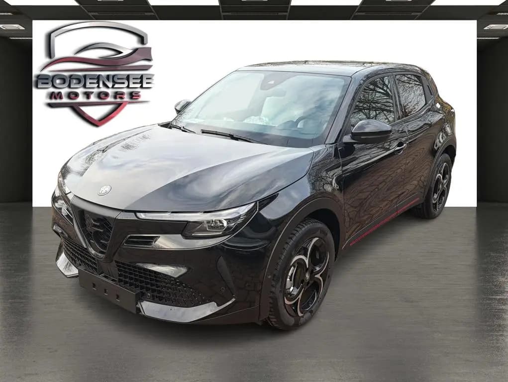 Main__Slider__Photo:Alfa Romeo Junior Ibrida 1.2 VGT 48V-Hybrid 100 kW Speciale 09/2025-0