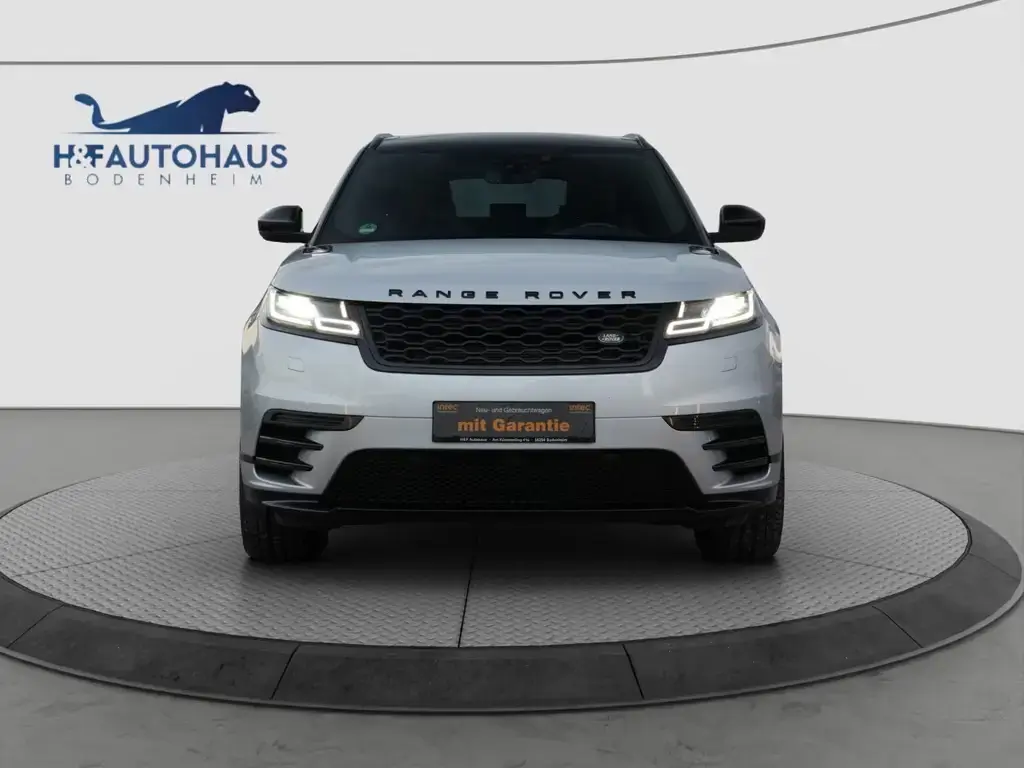 Main__Slider__Photo:Land Rover Range Rover Velar R-Dynamic/KAMERA/PANO/LEDER 09/2020-1