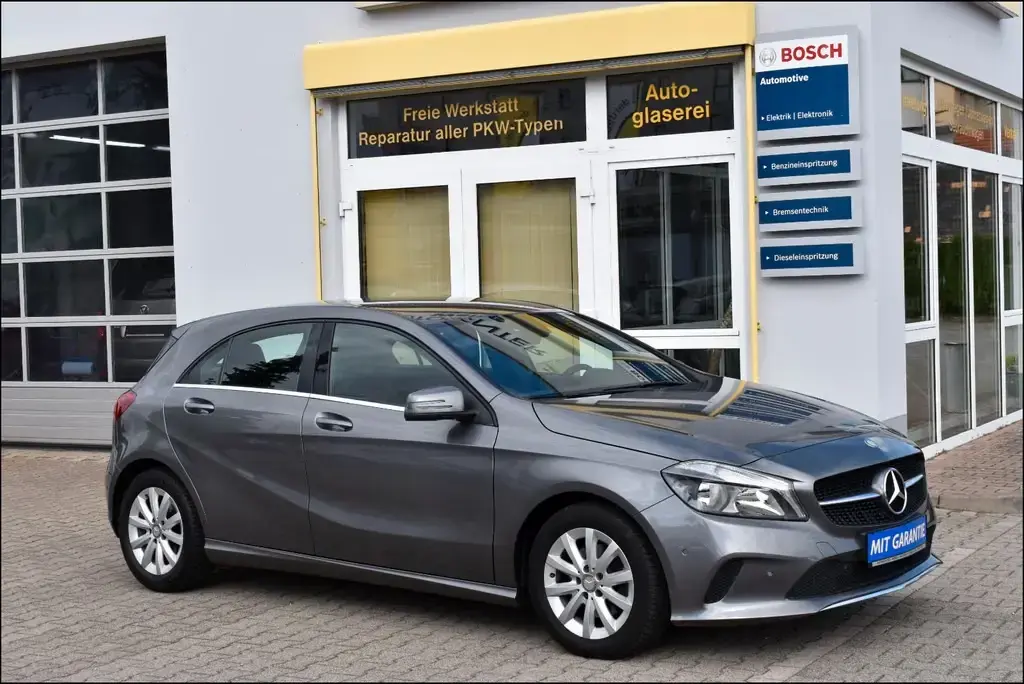 Main__Slider__Photo:Mercedes-Benz A 180 BlueEfficiency TÜV-Neu Navi Szhg GARANTIE 09/2015-1