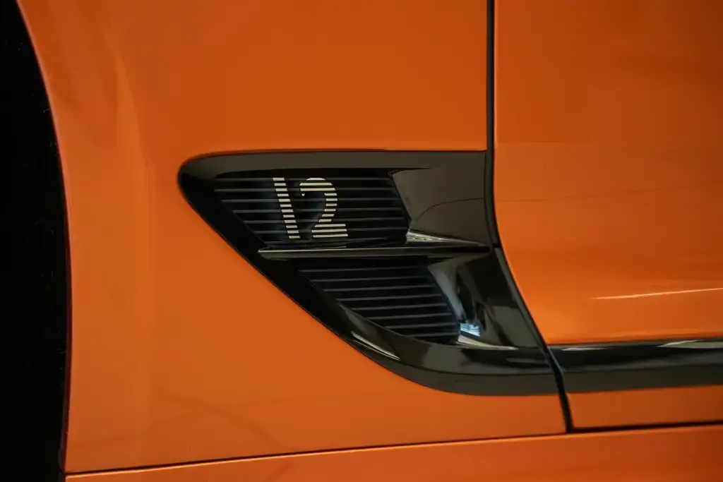 Main__Slider__Photo:Bentley Continental GT Speed W12 Mandarin Hide Mulliner 02/2023-1