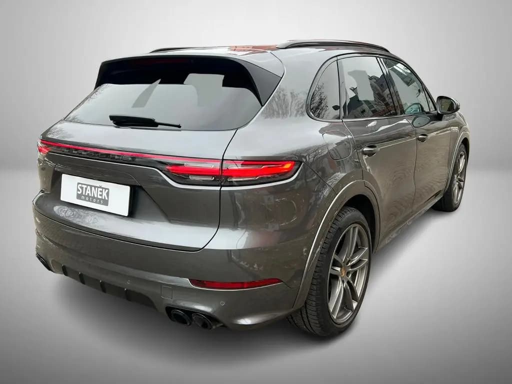 Main__Slider__Photo:Porsche Cayenne 03/2019-0