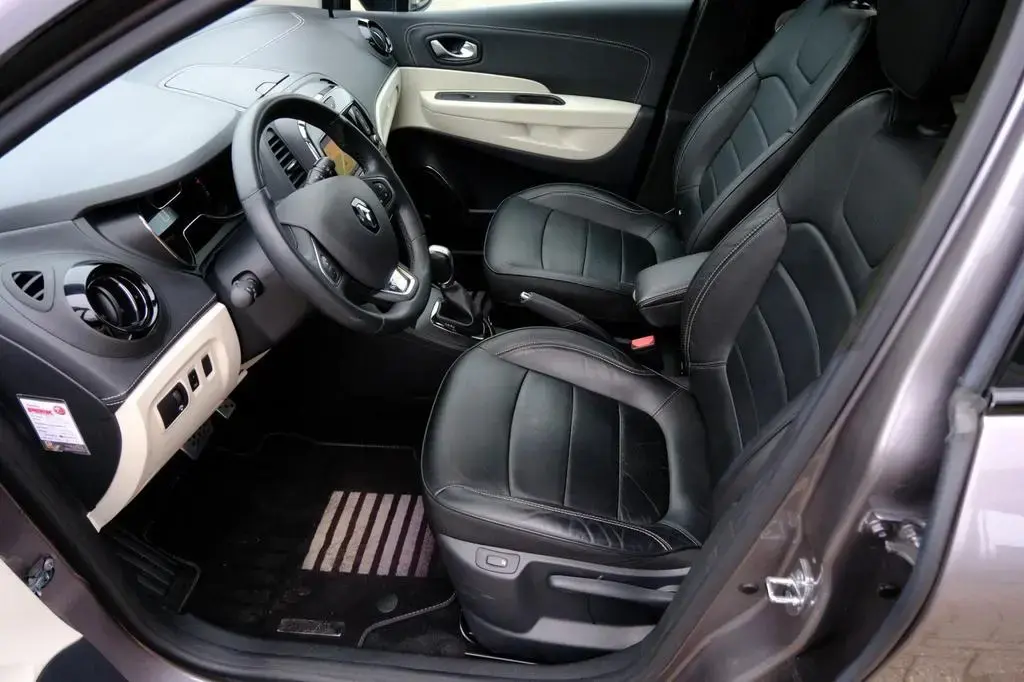 Main__Slider__Photo:Renault Captur 1.3 TCe Initiale Paris Aut. Leder|Navi|Ca 06/2019-1