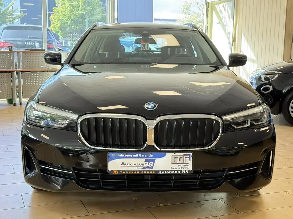 Main__Slider__Photo:BMW 5 Series 530 PlugIn*xDrive*Dig Cockpit*R.cam*SHZ*Navi*LED 09/2021-1