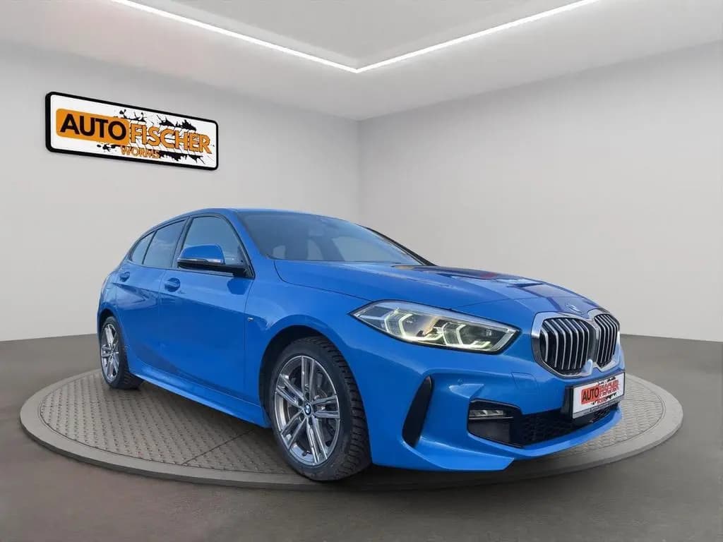 Main__Slider__Photo:BMW 1 Series 118 i M Sport  LED   HUD  Pano  Kamera 10/2019-0