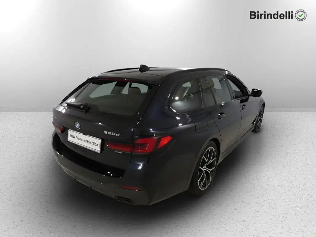 Main__Slider__Photo:BMW Serie 5(G30/31/F90) - 520d 48V xDrive Tourin 05/2023-1