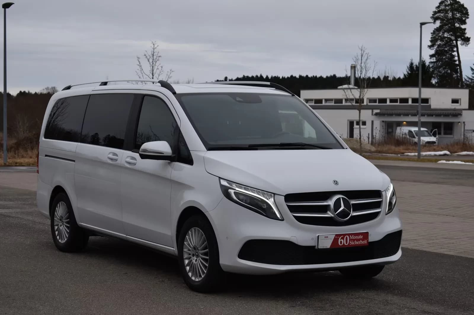 Main__Slider__Photo:Mercedes-Benz V-Class 250 08/2020-0