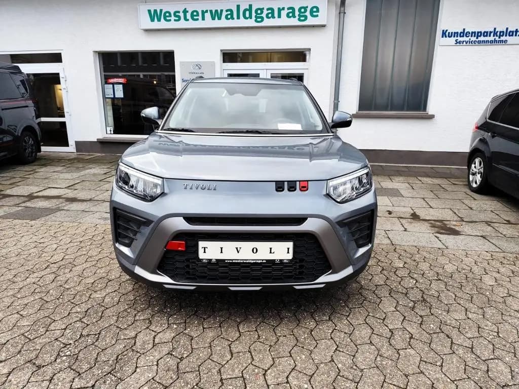 Main__Slider__Photo:KGM Tivoli Quarz 1,5L AT 4X4 NEUES MODELL, Navi, 08/2025-0