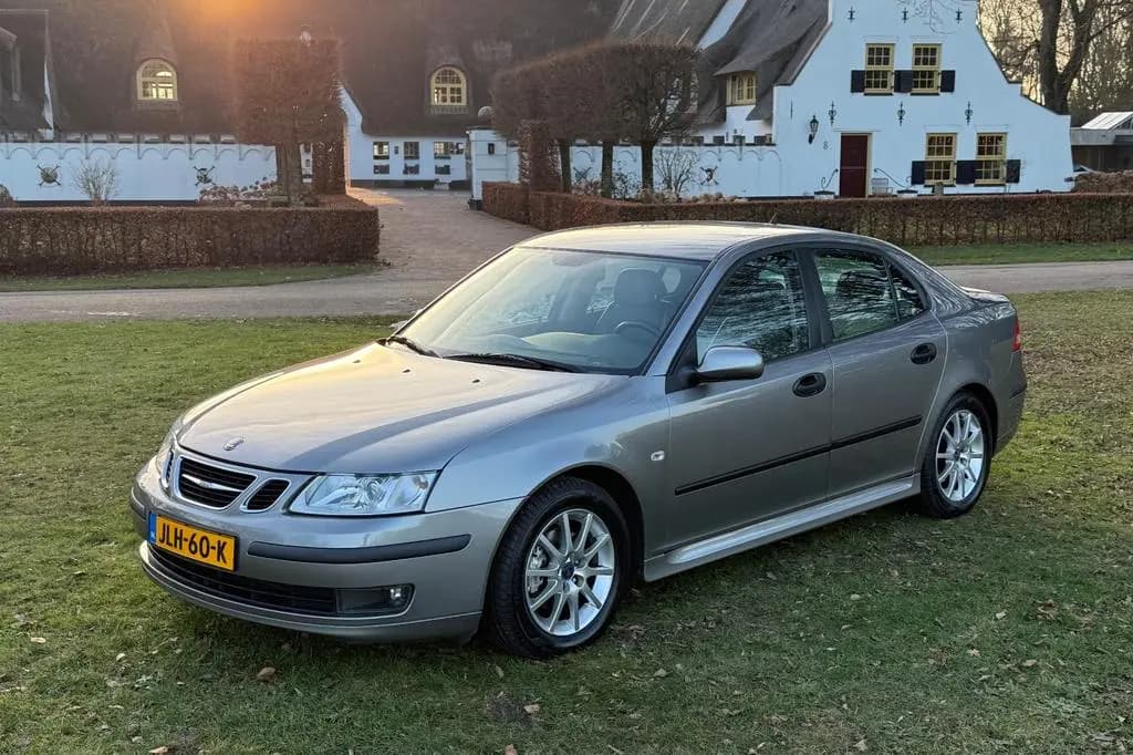 Main__Slider__Photo:Saab 9-3 1.8t Arc Sport-Limousine Arc 1. Hand 106.172 03/2003-0