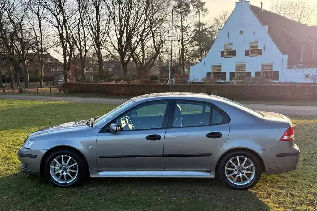 Main__Slider__Photo:Saab 9-3 1.8t Arc Sport-Limousine Arc 1. Hand 106.172 03/2003-1