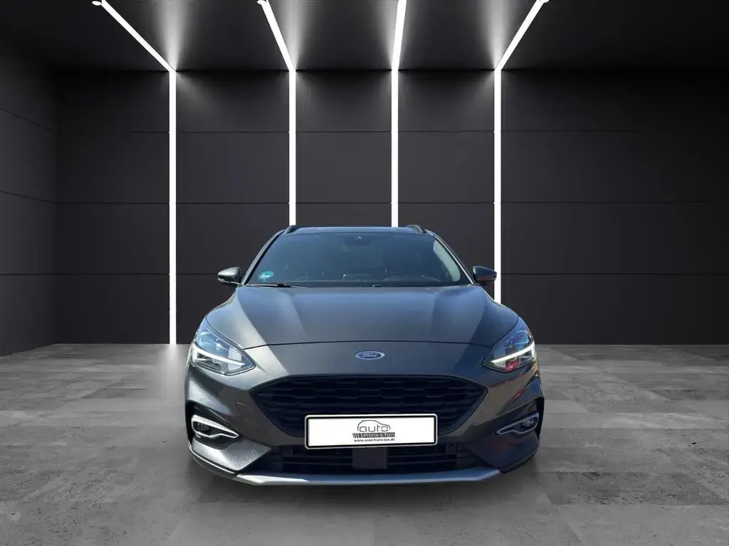 Main__Slider__Photo:Ford Focus Lim. Active X*Ahk*Kamera*Head-Up*LED* 01/2022-1
