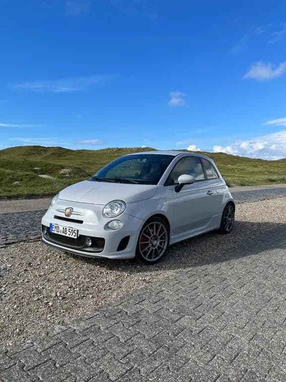 Main__Slider__Photo:Abarth 500 1.4 T-Jet 16V Custom Custom 04/2011-0