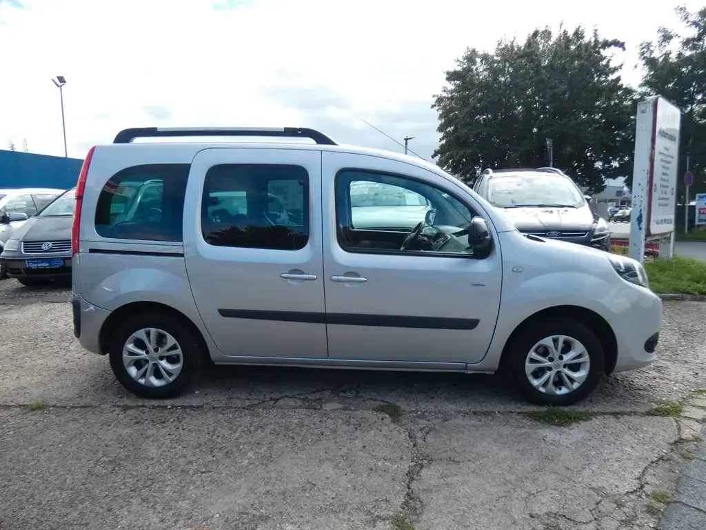 Main__Slider__Photo:Renault Kangoo Limited 02/2015-1
